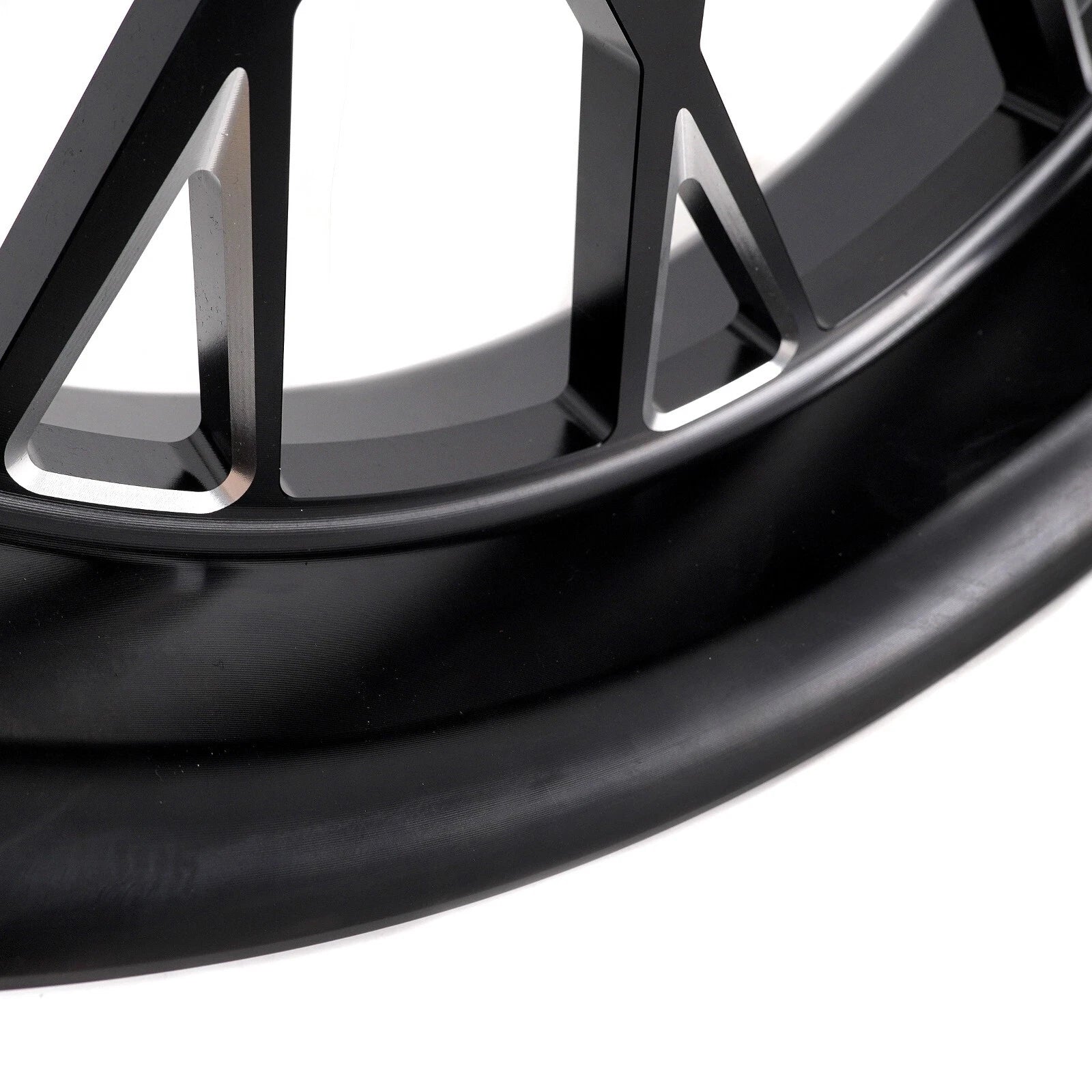 KKE 3.5*21'' & 5.5*18'' Tubeless Wheels Fit Harley Street Glide/CVO 2024 Black Rims - Image 3